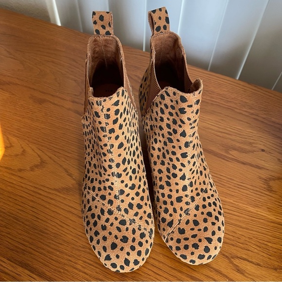 TOMS Kelsey Wedge Bootie Leopard Print Suede Size 7.5 - Picture 9 of 13